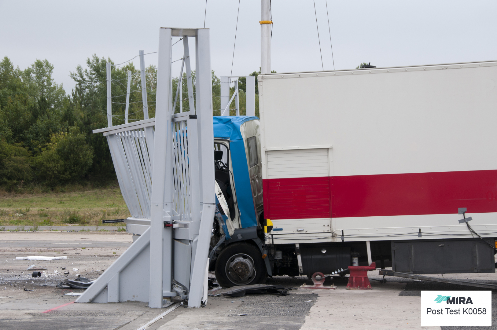 Bezpečnostní brána - Armoured Vehicle Gate